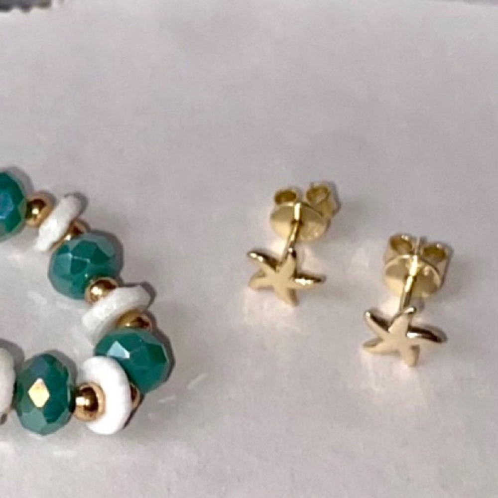 ROWAN Mini Starfish Stud and White, Turquoise and Gold Color Stones Bracelet